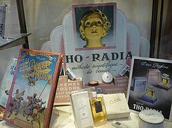 Au début du 20e siècle, des produits au radium sont vendus en grand nombre, vantés comme ayant toutes sortes de vertus bienfaisantes.