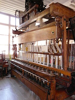Métier à tisser canut.