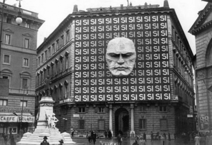 MussoliniSiSiSi.jpg