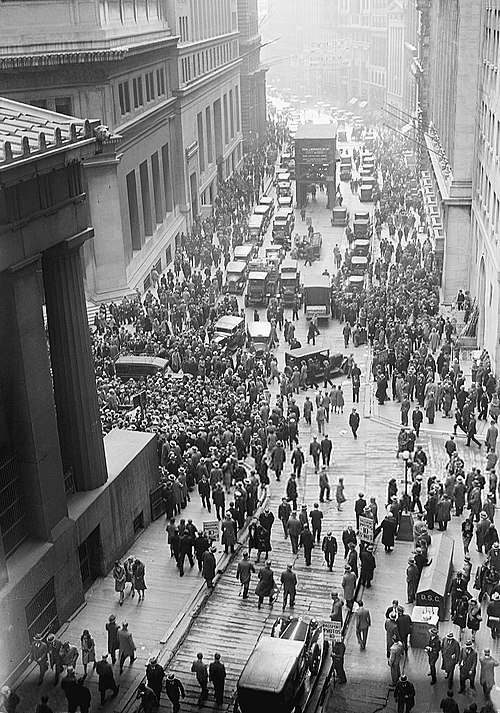 La foule de New York à la sortie de la Bourse.