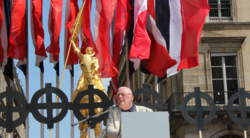 Pierre Vial lors d'un rassemblement devant la statue de Jeanne d'Arc de la place des Pyramides en 2012